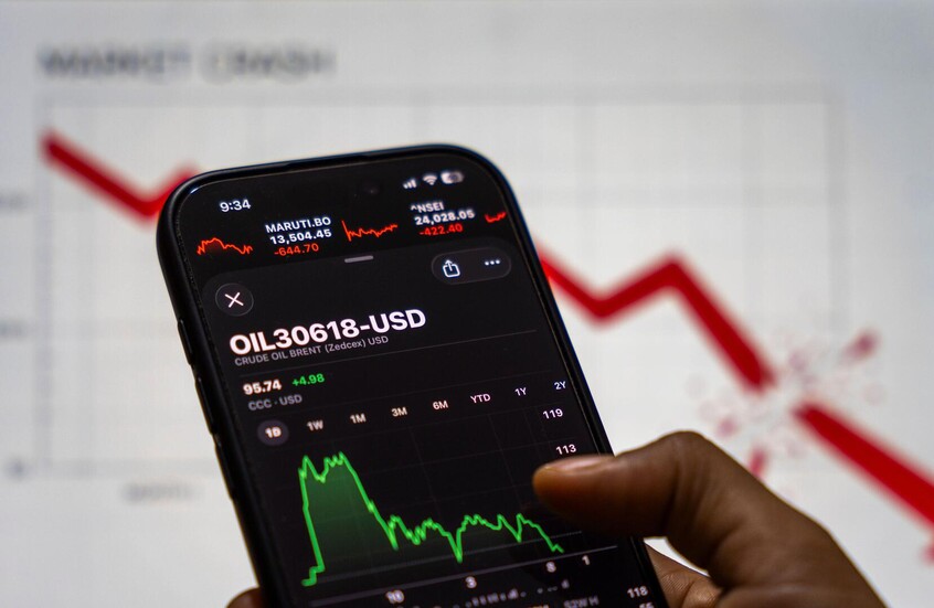 سعر نفط “برنت” يتراجع إلى ما دون 90 دولارا للبرميل