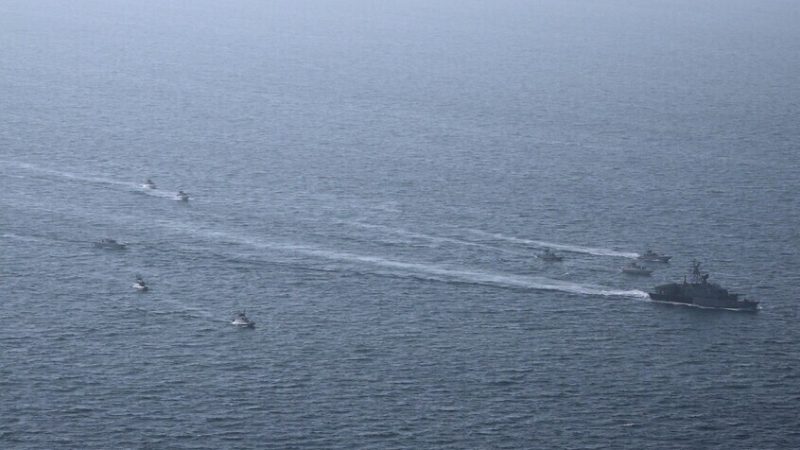 الحرس الثوري: ننتظر الأسطول الأمريكي في هرمز