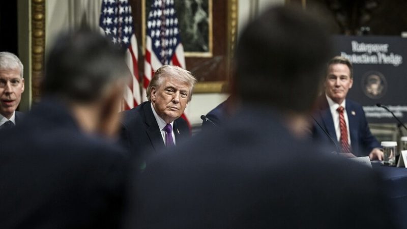 “وول ستريت جورنال”: مستشارو ترامب ينصحونه بإيجاد مخرج من الحرب ضد إيران