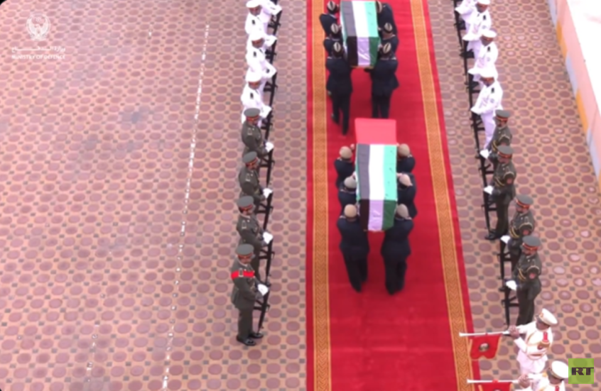 الدفاع الإماراتية تشيع طيارين في جنازة عسكرية بأبوظبي