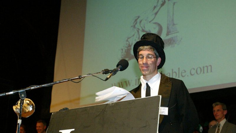 جوائز “نوبل للحماقة” تنتقل من أمريكا إلى أوروبا لأول مرة بسبب ترامب!