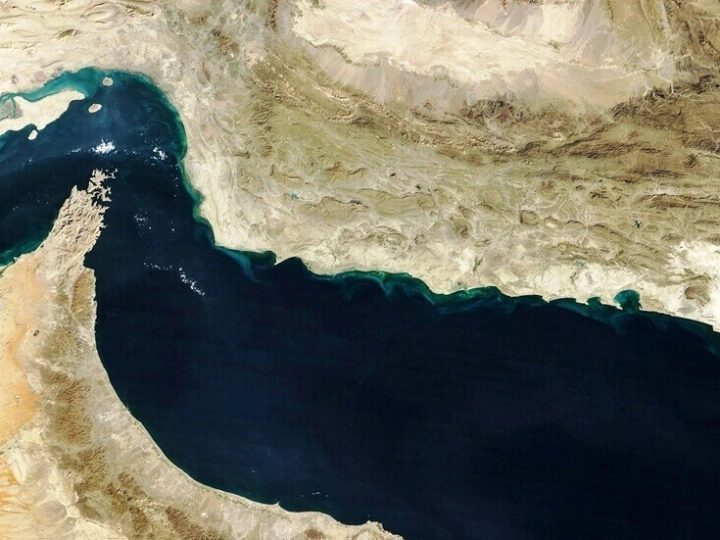 مضيق هرمز يشتعل.. استهداف 3 سفن اليوم والإجمالي 13 هجوما