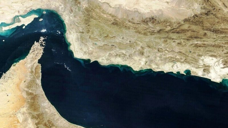 مضيق هرمز يشتعل.. استهداف 3 سفن اليوم والإجمالي 13 هجوما