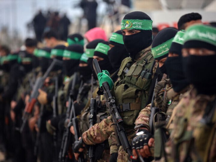 حماس تشيد بموقف عُمان الرافض للتطبيع وتدعو لقطع العلاقات مع إسرائيل