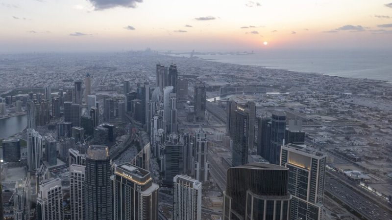 إصابة مبنى في الحي المالي بدبي بأضرار عقب هجوم