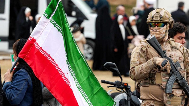 الحرس الثوري الإيراني يعلن استهداف 10 مواقع إسرائيلية و3 قواعد أمريكية