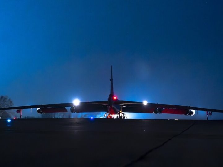 “بي-52 ستراتوفورتريس” تحلّق في أجواء إيران وحديث عن دخولها الحرب (فيديو)