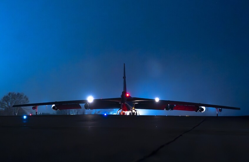 “بي-52 ستراتوفورتريس” تحلّق في أجواء إيران وحديث عن دخولها الحرب (فيديو)