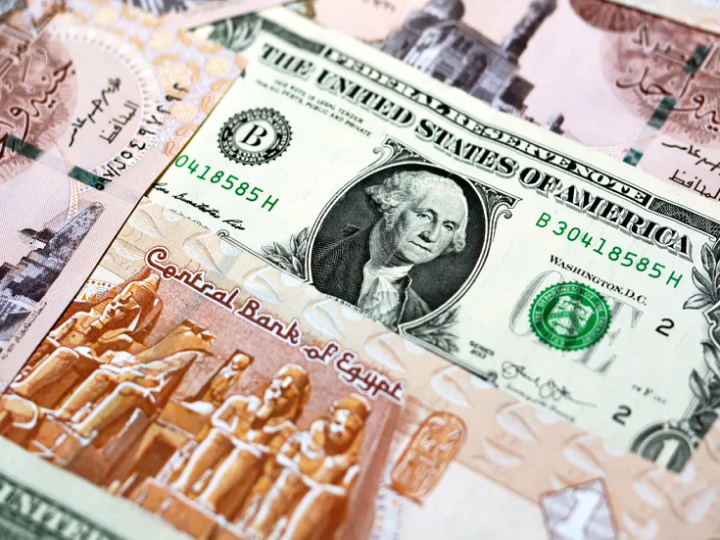 ساويرس يعلق على صعود الدولار الصاروخي أمام الجنيه