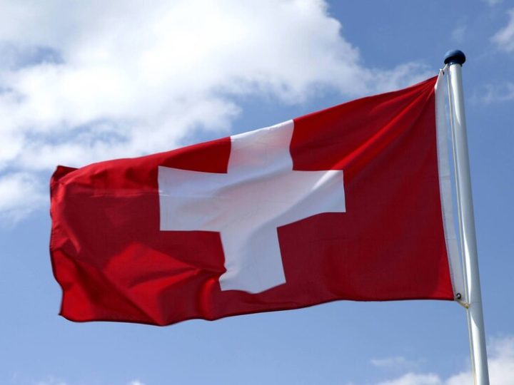 سويسرا ترفض طلبين من الولايات المتحدة بعبور أجوائها لرحلات متعلقة بالحرب على إيران