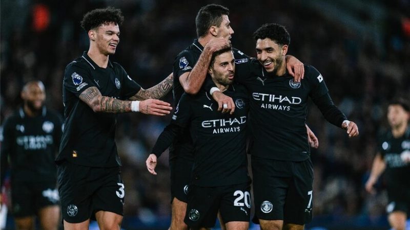 عمر مرموش يثير الجدل برد فعله بعد استبداله أمام وست هام (فيديو)