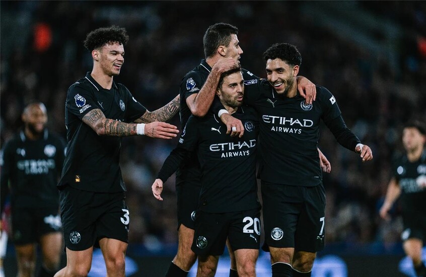 عمر مرموش يثير الجدل برد فعله بعد استبداله أمام وست هام (فيديو)