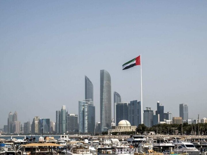 سكان أبوظبي يؤكدون انخفاض الأسعار رغم الحرب المشتعلة