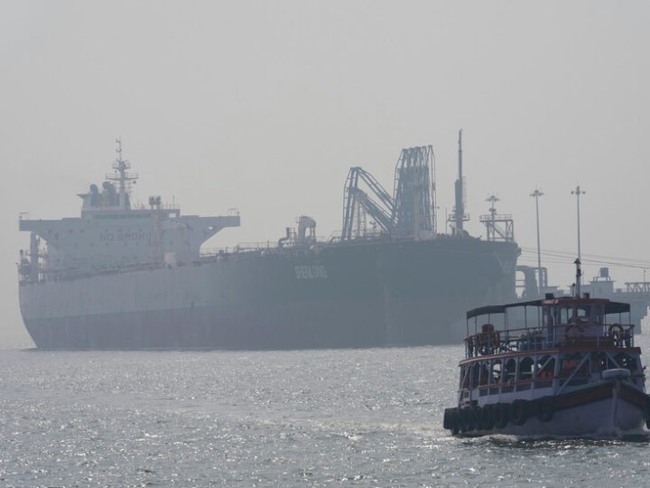 “وول ستريت جورنال”: إدارة ترامب تخطط للإعلان عن تحالف لمرافقة السفن في مضيق هرمز