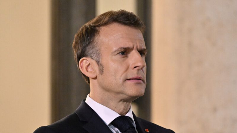 ماكرون يكشف تفاصيل مكالمته مع الرئيس الإيراني بزشكيان