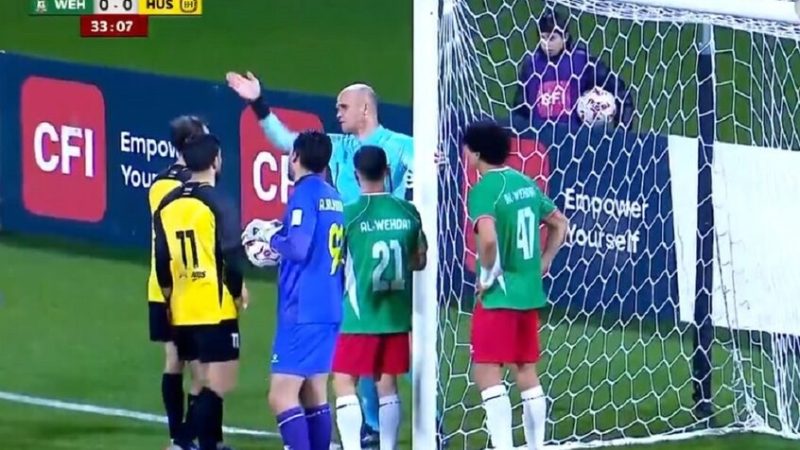 بسبب شباك ممزقة.. إلغاء هدف يشعل موجة غضب في الدوري الأردني (فيديو)