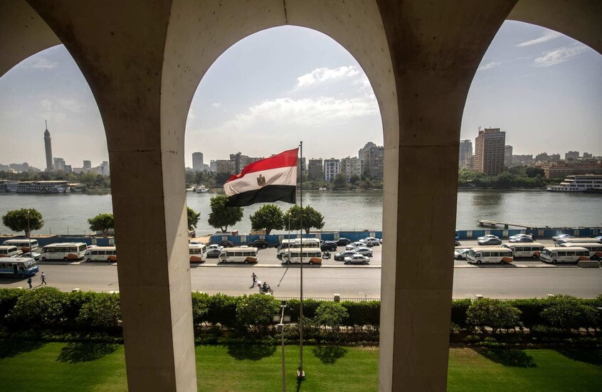 مصر تحذر من “تقويض حل الدولتين” وتدين إغلاق الأقصى