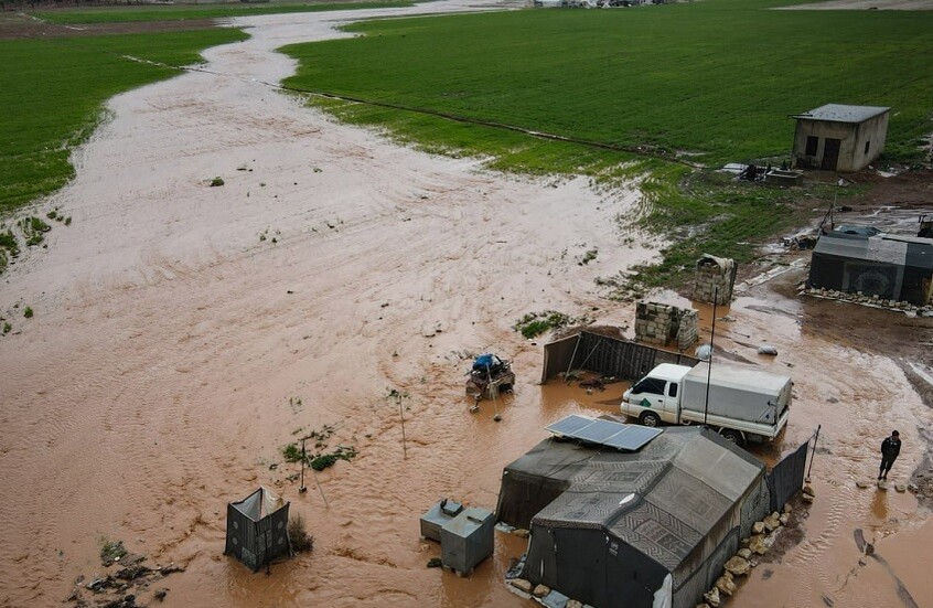 الفيضانات تعم شمال سوريا والأطفال أول ضحاياها