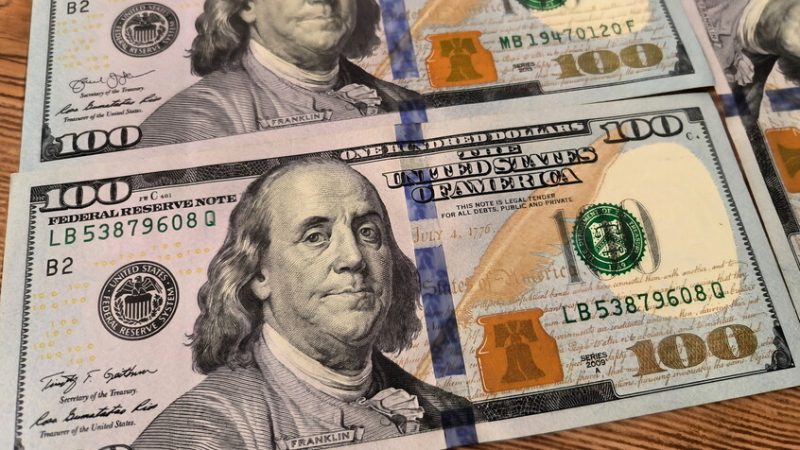 انخفاض معظم بورصات الخليج