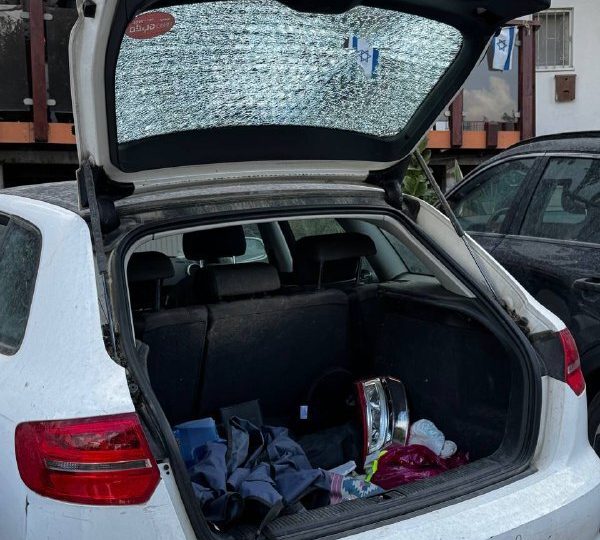 هجوم إيراني ضد إسرائيل ومصالح أمريكا..أنواع الصواريخ والأهداف ولقطات توثق سقوط الشظايا(فيديوهات+صور)