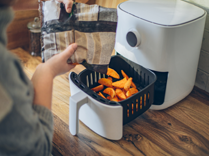 خطأ شائع في استخدام المقلاة الهوائية قد يكلف مطبخك غاليا