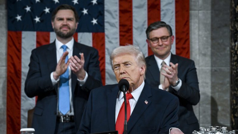 ترامب: أعتقد أنني سأحظى بشرف “ضم كوبا”