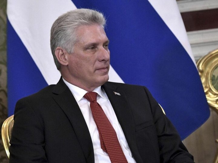 “نيويورك تايمز”: الولايات المتحدة تسعى للإطاحة برئيس كوبا