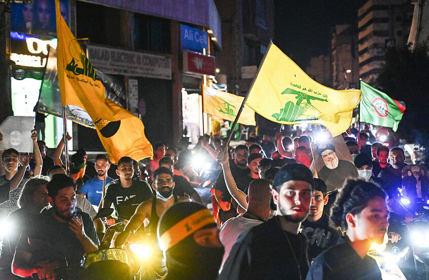 لبنان.. اتهام 4 عناصر في “حزب الله” بحيازة ونقل الأسلحة