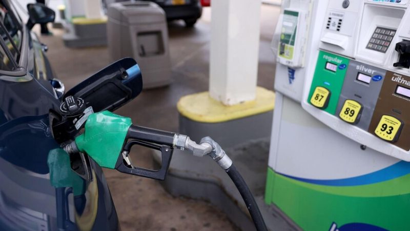 أسعار البنزين في الولايات المتحدة تصل إلى أعلى مستوى لها منذ خريف 2023