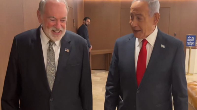 سفير واشنطن يلتقي نتنياهو لتفنيد شائعات مقتله