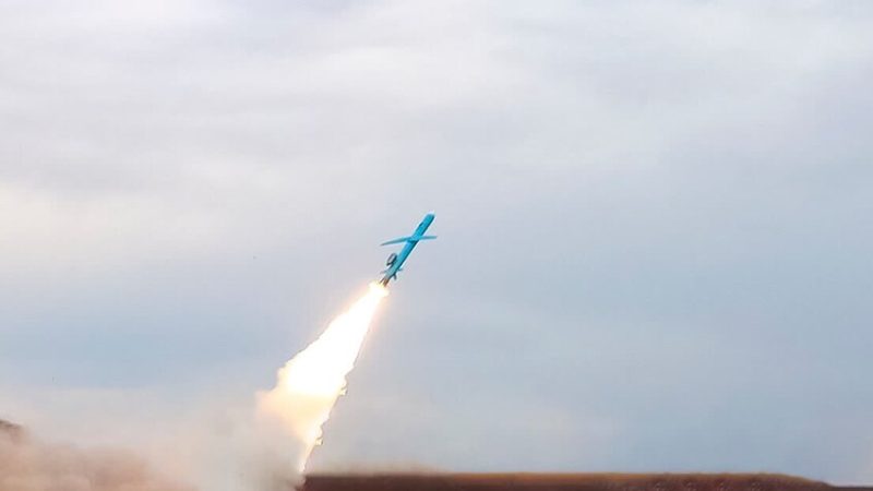 الحرس الثوري الإيراني يعلن إصابة 4  قواعد أمريكية في دول الخليج