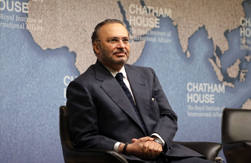 قرقاش ينفي فرض قيود على حركة رؤوس الأموال في الإمارات