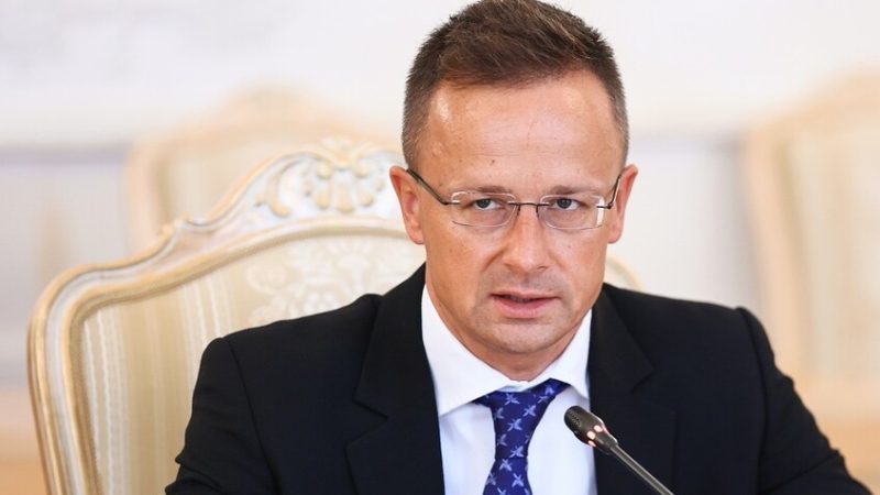 سيارتو: بودابست لن تدعم تمويل أوروبا لأوكرانيا حتى تحصل هنغاريا على النفط