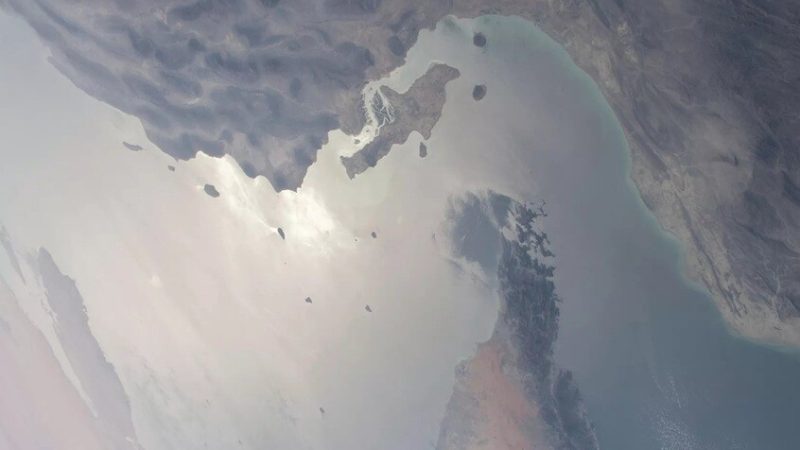 “سي إن إن”: إيران تستطيع إغلاق مضيق هرمز 6 أشهر وحشر واشنطن في الزاوية