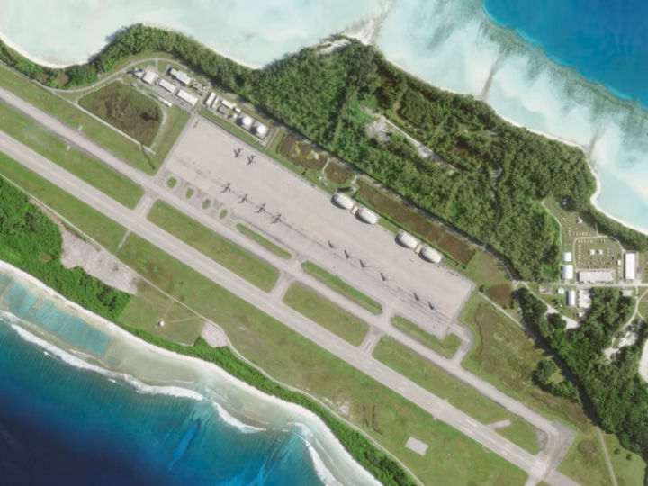 تقرير: للمرة الأولى.. إيران تحاول استهداف قاعدة أمريكية بالمحيط الهندي