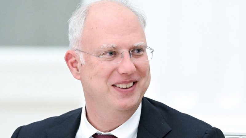 دميترييف يسخر من دور أوروبا المحتمل في إدارة مضيق هرمز