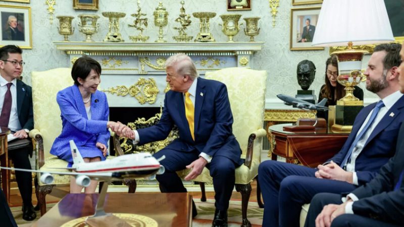 اللجنة اليابانية للسلام تتهم تاكايتشي بـ”إلحاق العار” باليابان عقب قمتها مع ترامب