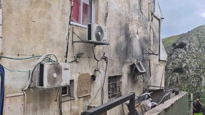 صليات صاروخية ومسيرات لحزب الله على مواقع إسرائيلية وغارات جوية تضرب قرى جنوب لبنان