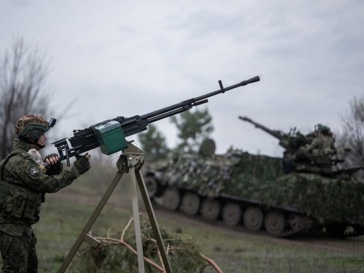 الدفاع الجوي يسقط 97 مسيرة معادية فوق مناطق روسيا خلال 6 ساعات