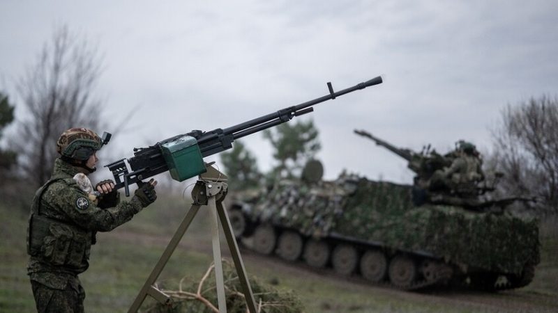 الدفاع الجوي يسقط 97 مسيرة معادية فوق مناطق روسيا خلال 6 ساعات