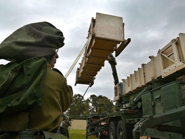 إعلام عبري يفجر مفاجأة: إسرائيل تستخدم قنابل كانت مخصصة لاستهداف مصر في قصف إيران