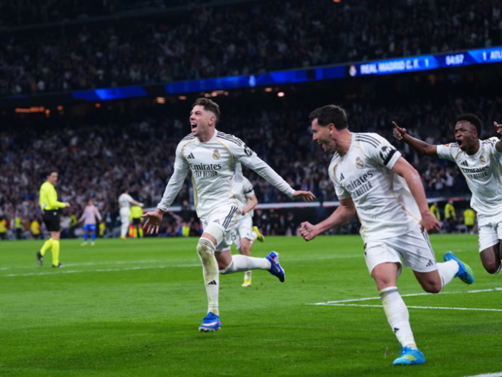 ريال مدريد بعشرة لاعبين يهزم أتلتيكو ويواصل مطاردة برشلونة على صدارة “الليغا”