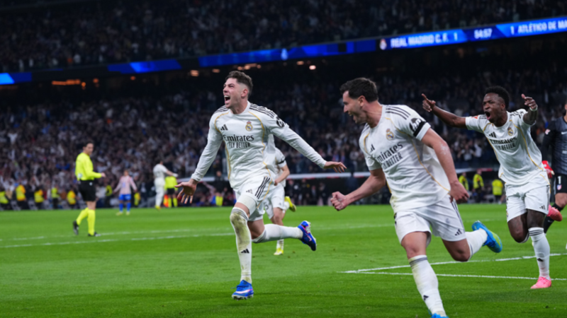 ريال مدريد بعشرة لاعبين يهزم أتلتيكو ويواصل مطاردة برشلونة على صدارة “الليغا”