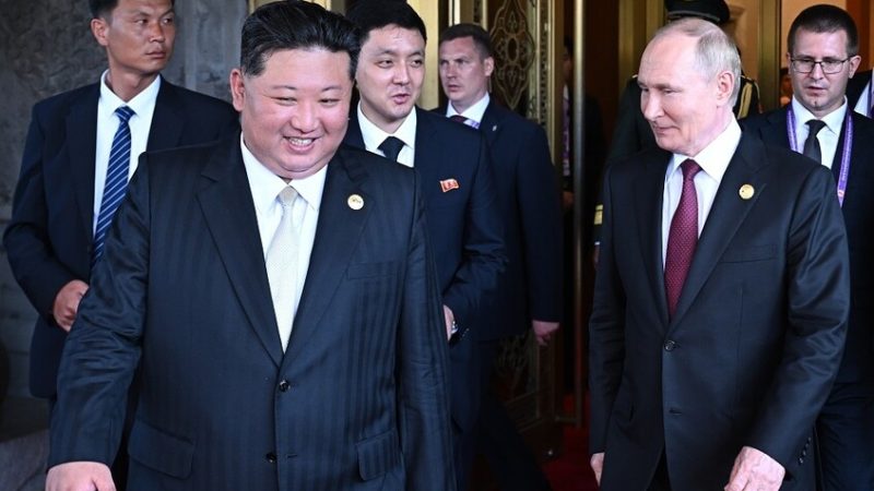 بوتين يهنئ كيم جونغ أون بإعادة انتخابه رئيسا لشؤون الدولة في كوريا الشمالية