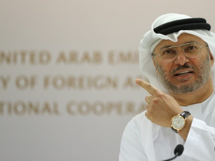 أنور قرقاش يثير تفاعلا واسعا بحديث عن الجامعة العربية