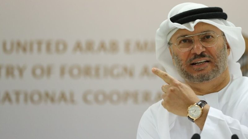 أنور قرقاش يثير تفاعلا واسعا بحديث عن الجامعة العربية