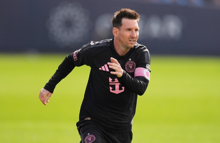 “رحلة الألف ميل تبدأ بخطوة واحدة”.. ميسي يبدأ مشوار الـ1000 هدف من ركلة حرة (فيديو)