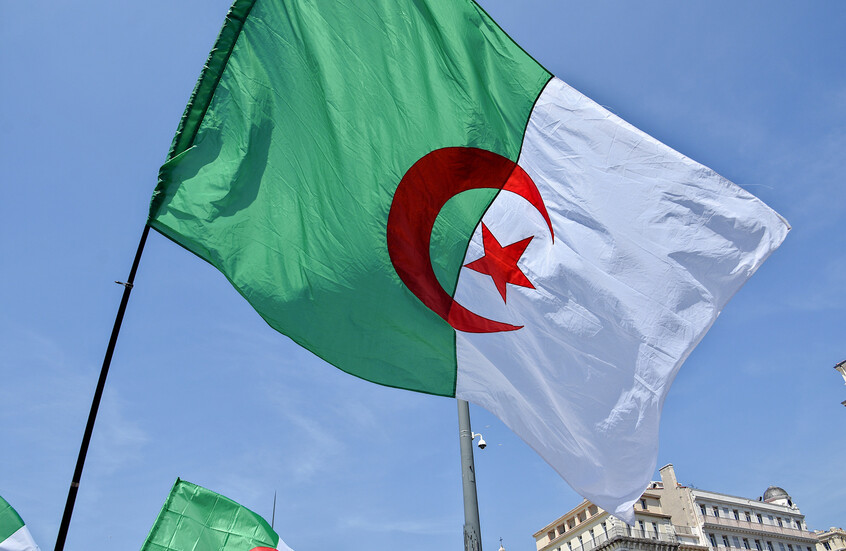 انهيار جزئي لجدار وإصابة 5 أشخاص بوهران في الجزائر