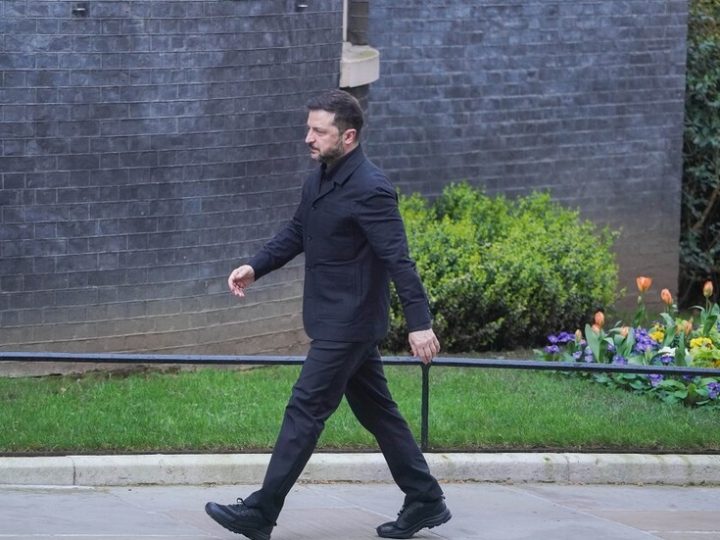 خبير عسكري: القوات الأوكرانية تنقل منظومات دفاع جوي من الخطوط الأمامية لحماية مقر إقامة زيلينسكي