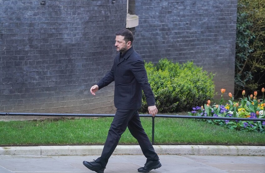 خبير عسكري: القوات الأوكرانية تنقل منظومات دفاع جوي من الخطوط الأمامية لحماية مقر إقامة زيلينسكي